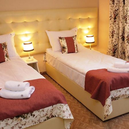 Hotel&Restaurant Premium Club Yaremche Phòng bức ảnh