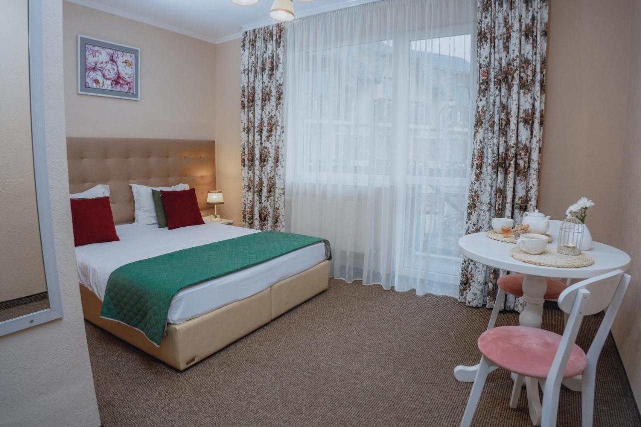 Hotel&Restaurant Premium Club Yaremche Ngoại thất bức ảnh