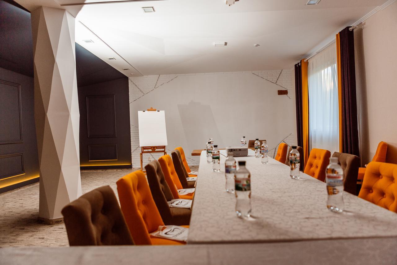 Hotel&Restaurant Premium Club Yaremche Ngoại thất bức ảnh
